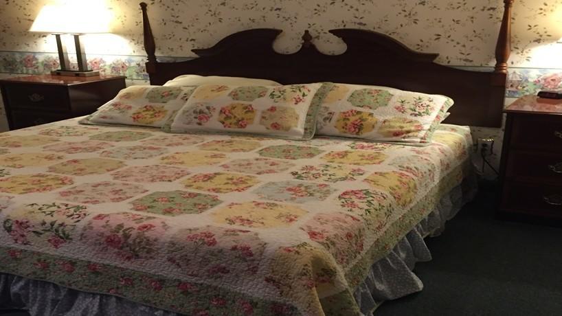 Inn At Iron Masters Lakeville Экстерьер фото