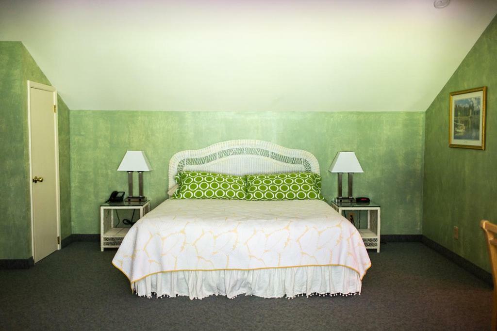 Inn At Iron Masters Lakeville Экстерьер фото
