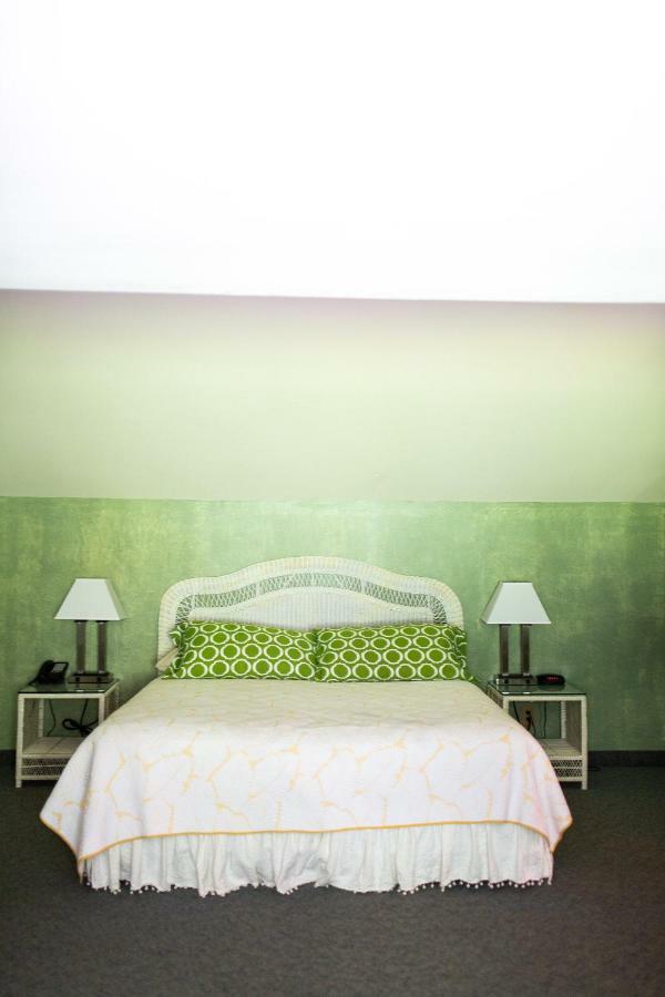 Inn At Iron Masters Lakeville Экстерьер фото